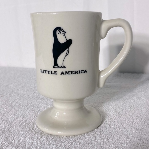 Vintage Little America Cream Ceramic Pedestal Mug W Penguin - Picture 1 of 9